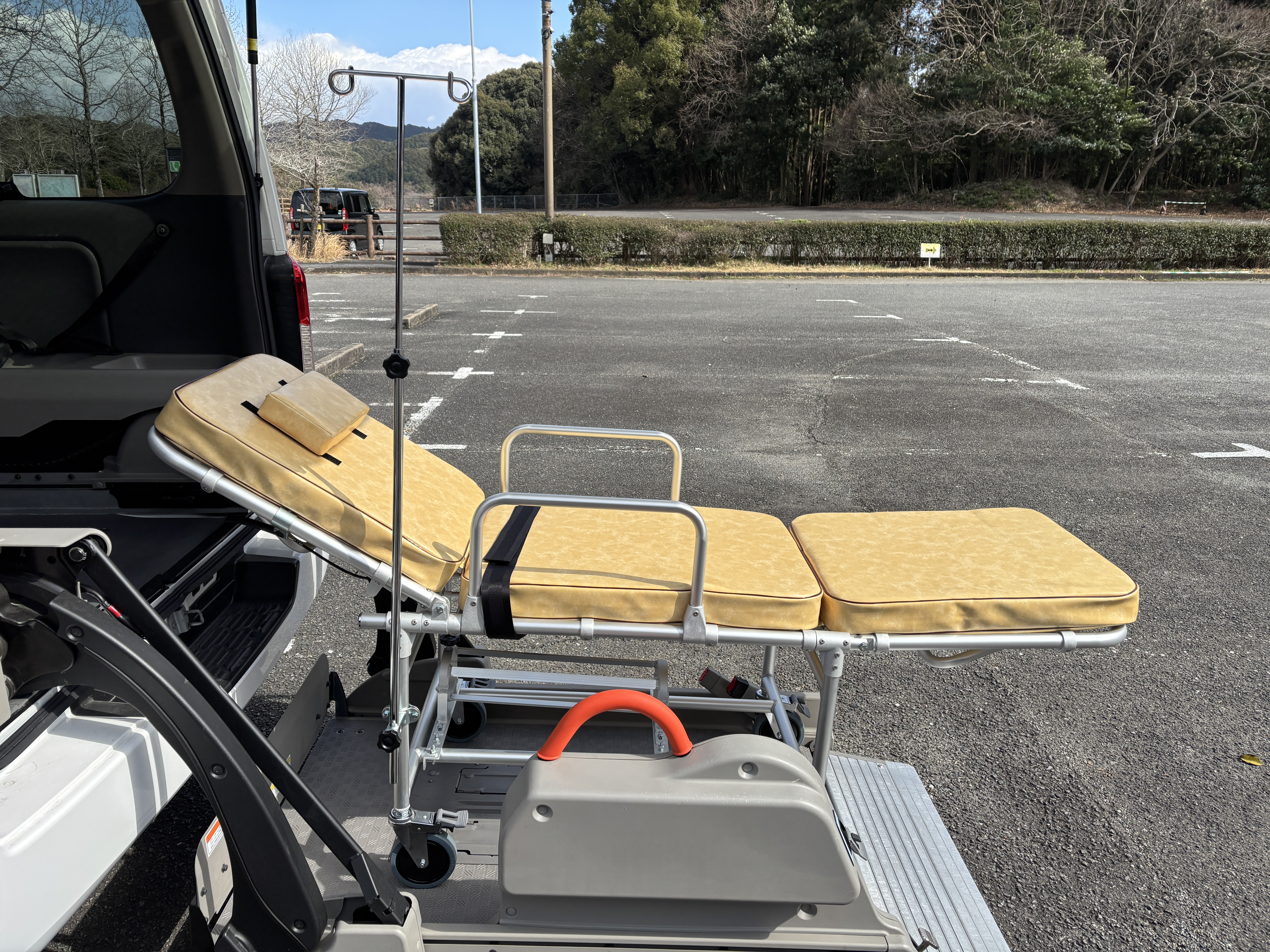 介護タクシーで使用するストレッチャー