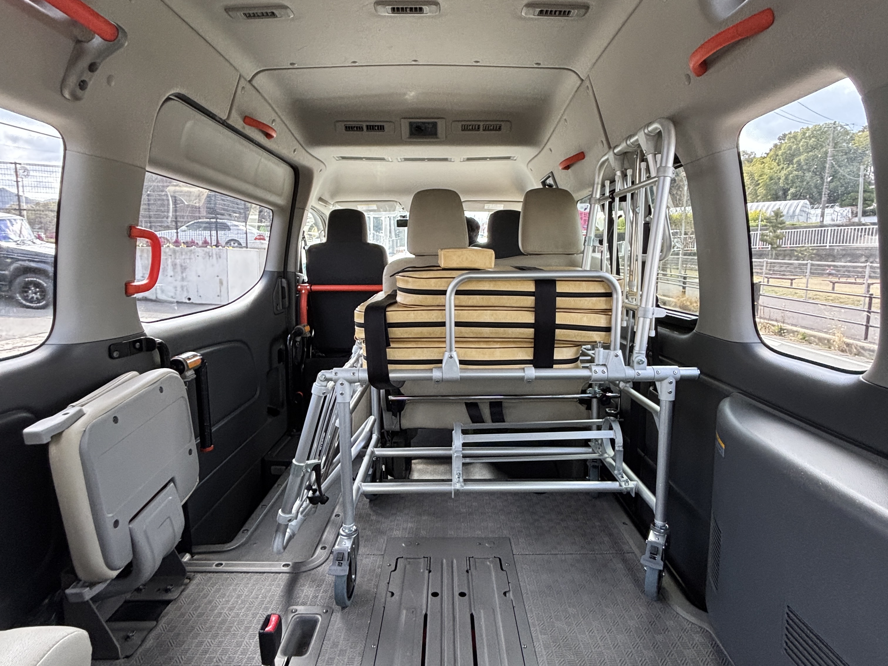 介護タクシー車内の清潔な様子